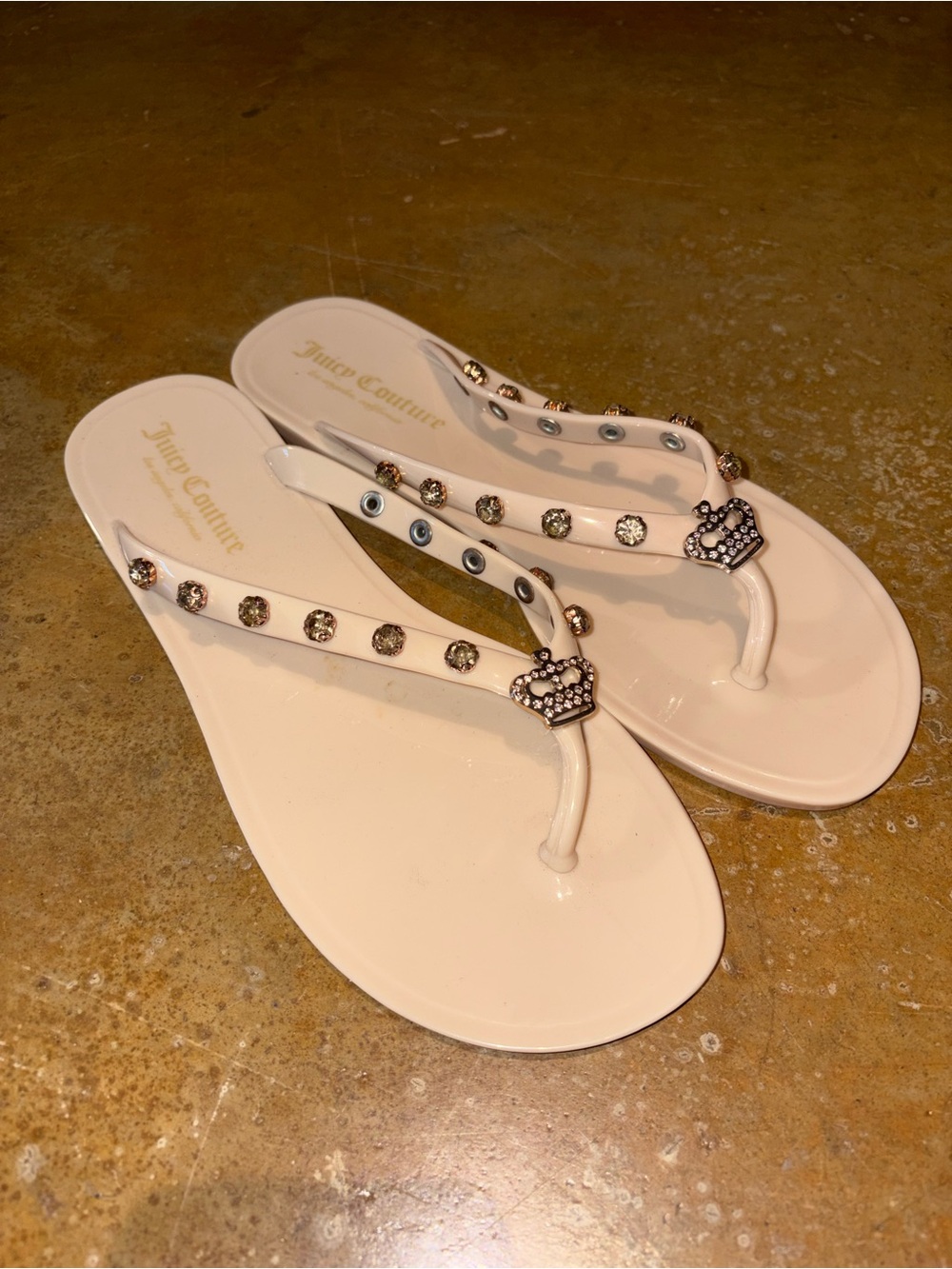 Juicy Couture Cream Jeweled Crown Thong Sandals